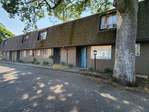 4th image of 14620 SE Woodland Way APT 2