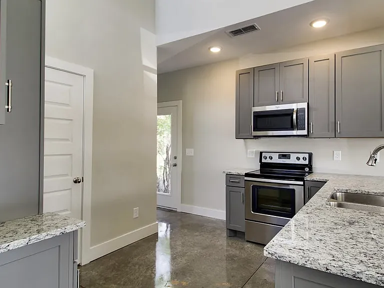611A Waco Dr — Photo 18