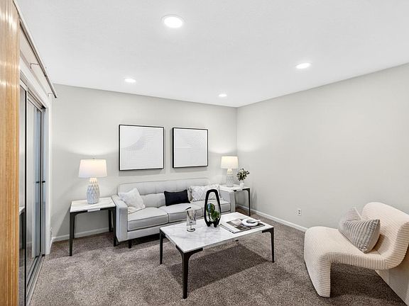 5th image of 125 Connemara Way APT 130
