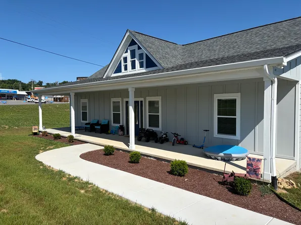 2195 Fincher Dr, Westmoreland, TN 37186