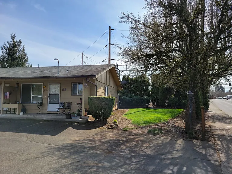 3974 Liberty Rd S — Photo 5