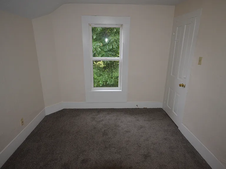 130 Roswell St — Photo 13
