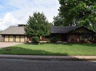 204 N Randall St, Mount Hope, KS 67108