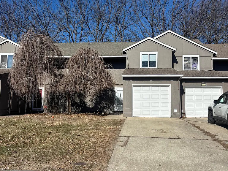 3886 SW Harbor Dr #B — Photo 1