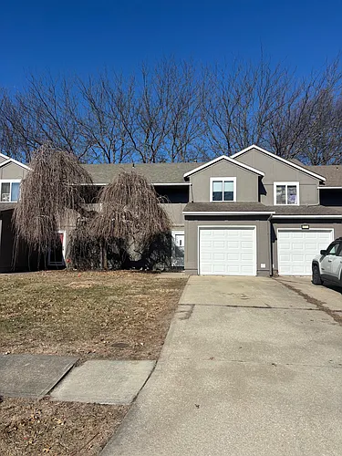 3886 SW Harbor Dr #B Photo 1