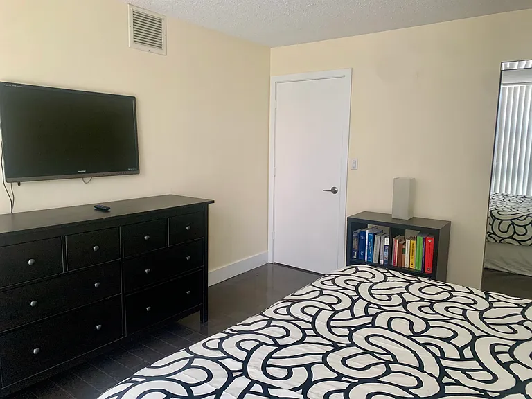 2841 N Ocean Blvd #403 — Photo 19