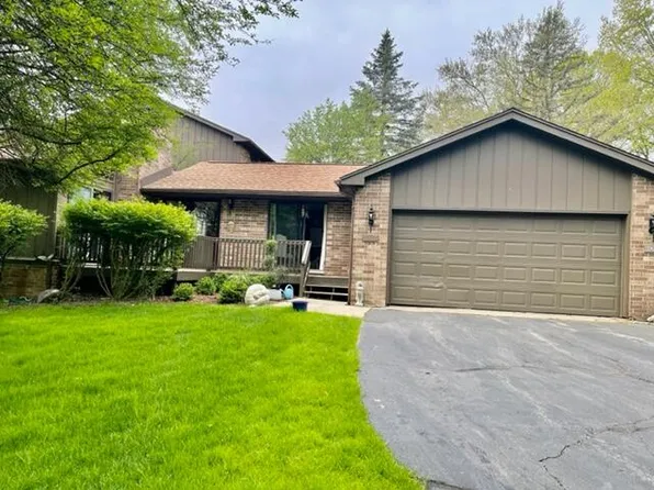 3644 Woodcliff Dr, Kalamazoo, MI 49008