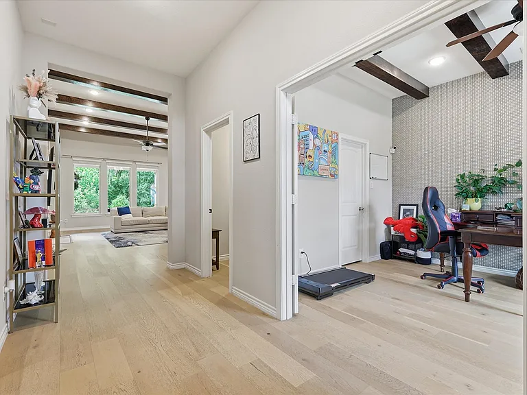 616 Lake Cove Dr — Photo 8