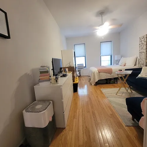 433 W 54th St #20 Photo 1