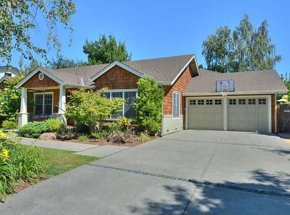 3rd image of 16267 Lilac Ln