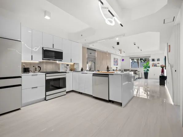 1100 Pine Ridge Rd, Naples, FL