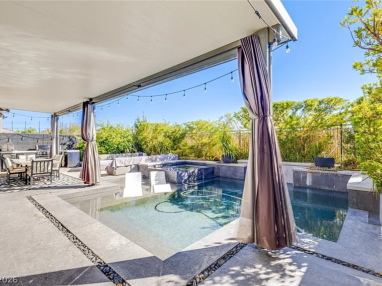 2605 Tolmezzo St — Photo 2