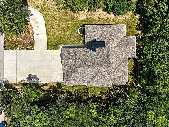 2nd image of 1807 SW Cemetery Rd