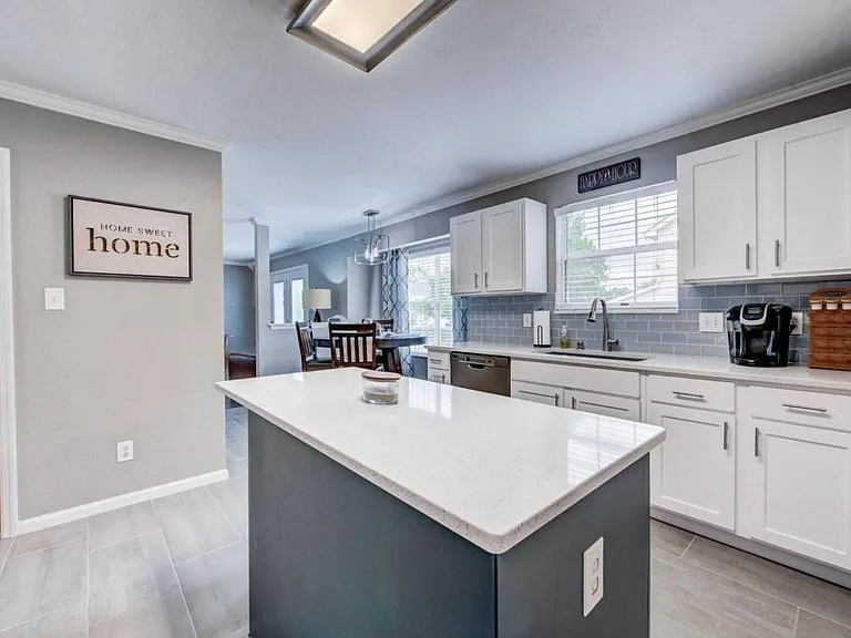 8200 Gallaher Station Dr — Photo 11