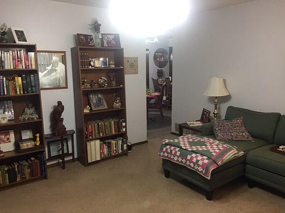4th image of 3 Dakota Dr