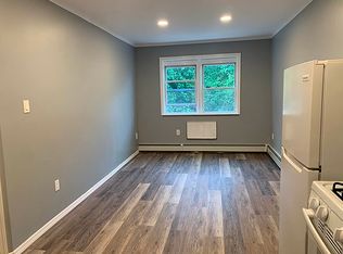 26-18 9th St #3R, Astoria, NY 11102