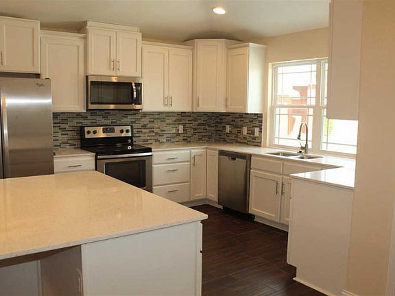 5th image of 1206 Mazurek Blvd