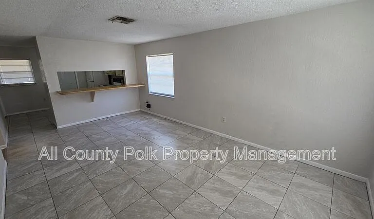 110 Stephenson Ave — Photo 3