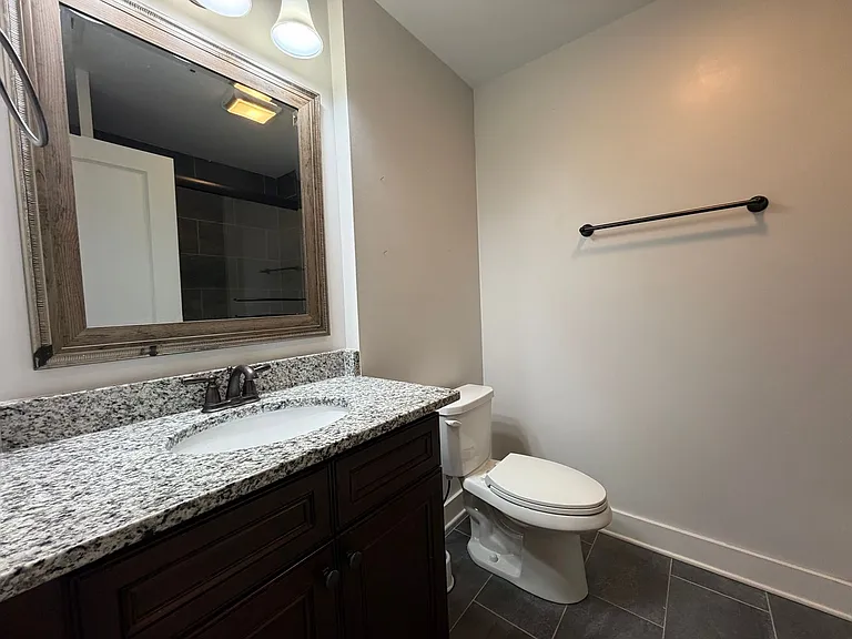 425 Broad St — Photo 16