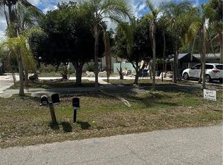 11129 Safari Dr, Bonita Springs, FL 34135