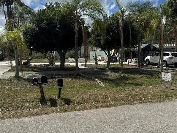 11129 Safari DR, BONITA SPRINGS, FL 34135