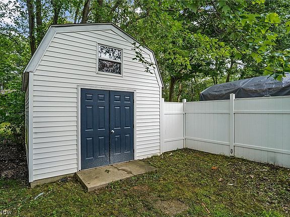 5th image of 4617 Seminole Cir