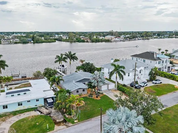 704 BAYSHORE DRIVE, TARPON SPRINGS, FL 34689
