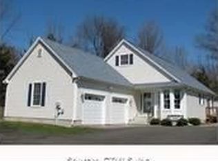 50 Hampshire Dr, Hamden, CT 06518