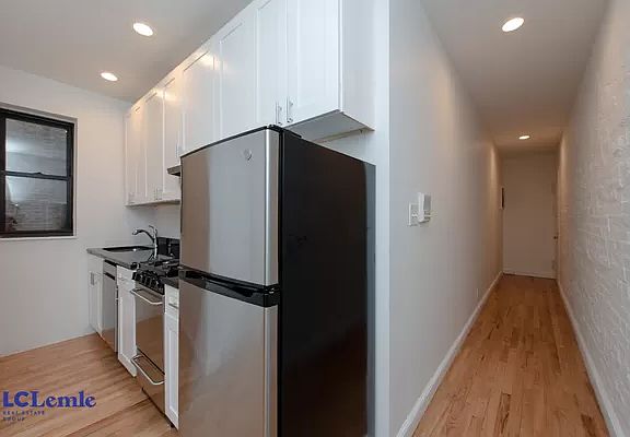 2nd image of 450 E 81st St APT 19