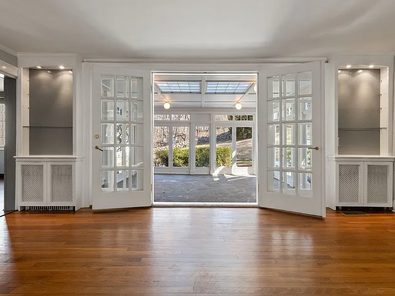 145 Lyons Plain Rd — Photo 10