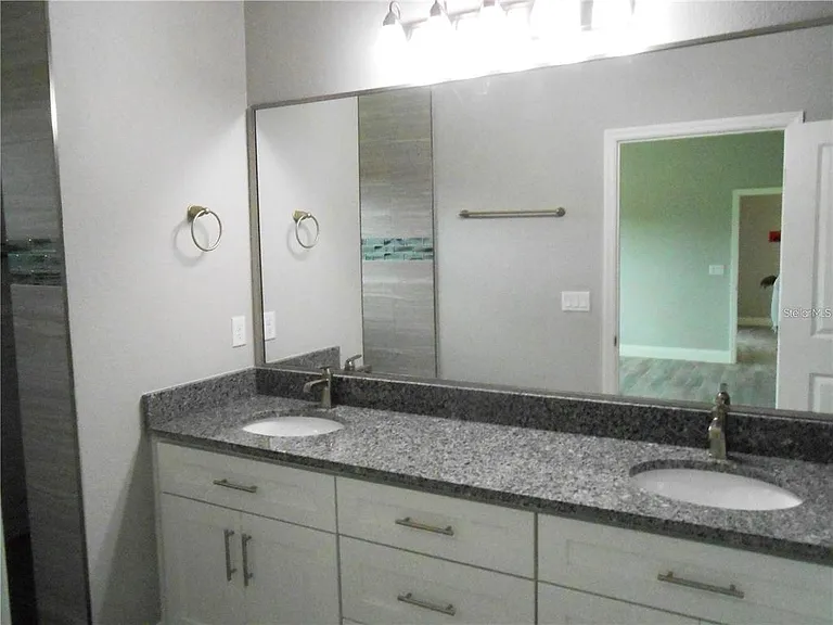 20635 Majestic St — Photo 12