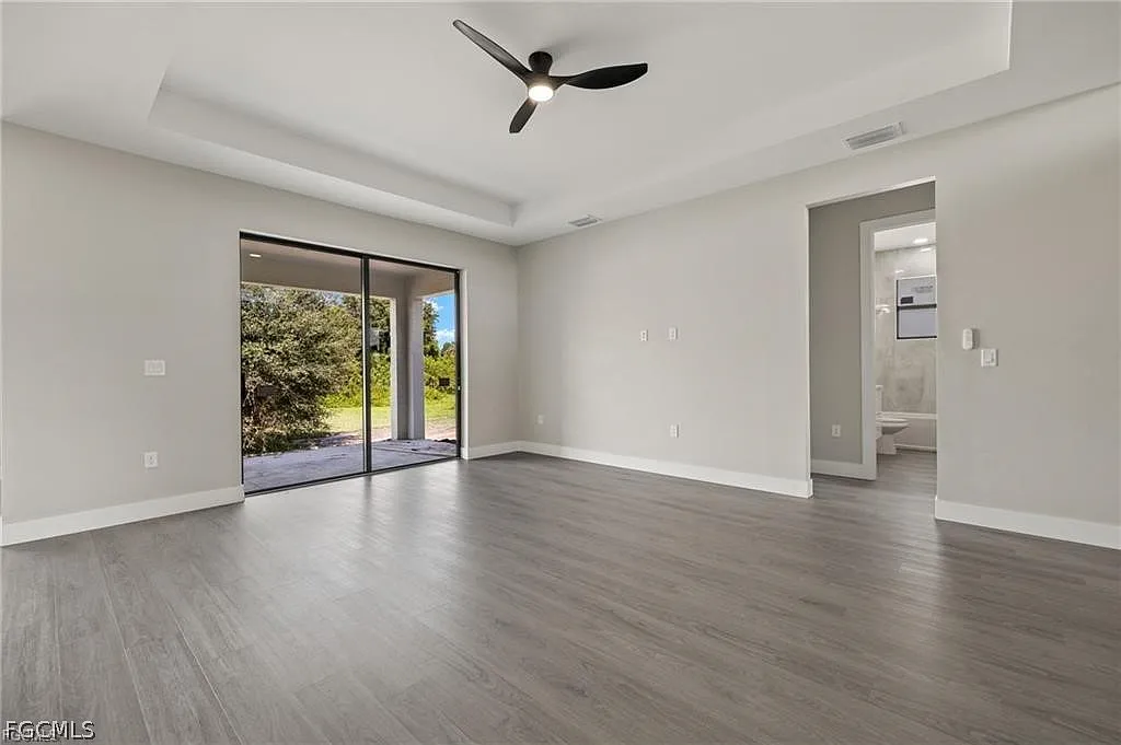 3 bed, 2.0 bath, 1545 sqft, $2,100 — Photo 2