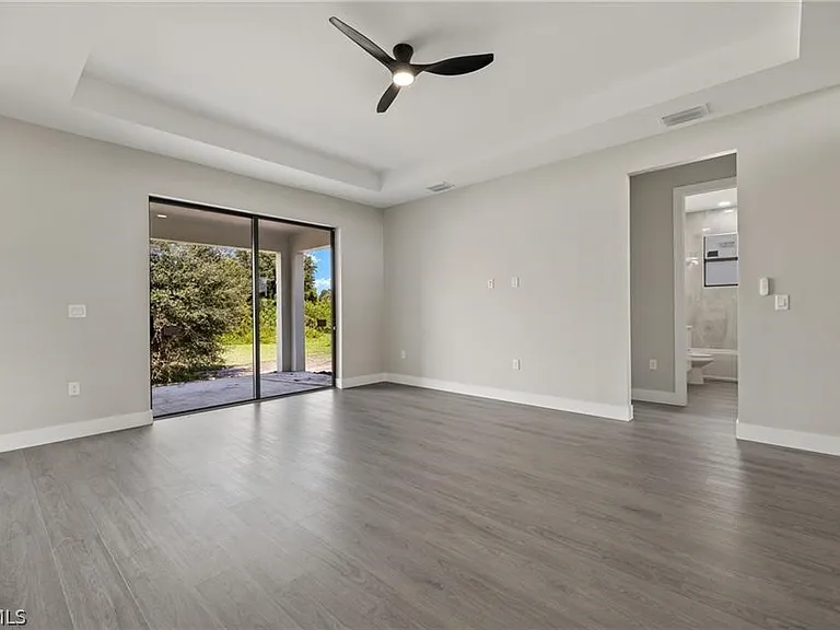 333 Pinehurst Ave — Photo 2