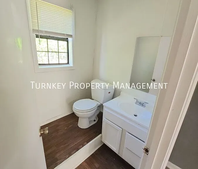 1720 Pinewood Dr — Photo 9