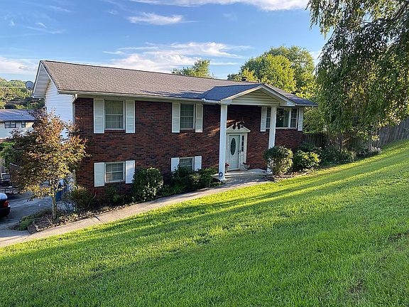 3rd image of 6640 Greenview Dr