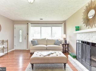 6302 Willowood Ln, Alexandria, VA 22310