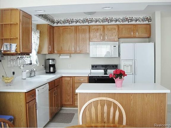 5th image of 1381 Joan Dr
