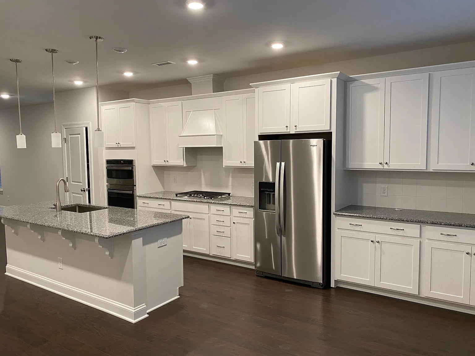 4 bed, 3.5 bath, 2375 sqft, $2,350 — Photo 2
