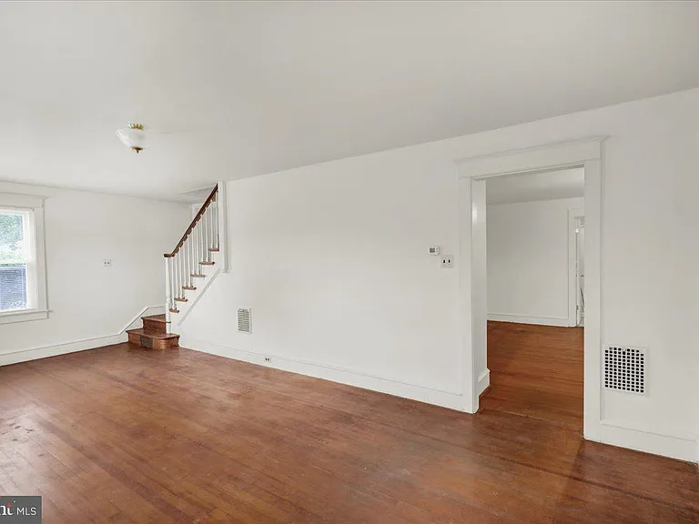 144 E Baumstown Rd — Photo 5