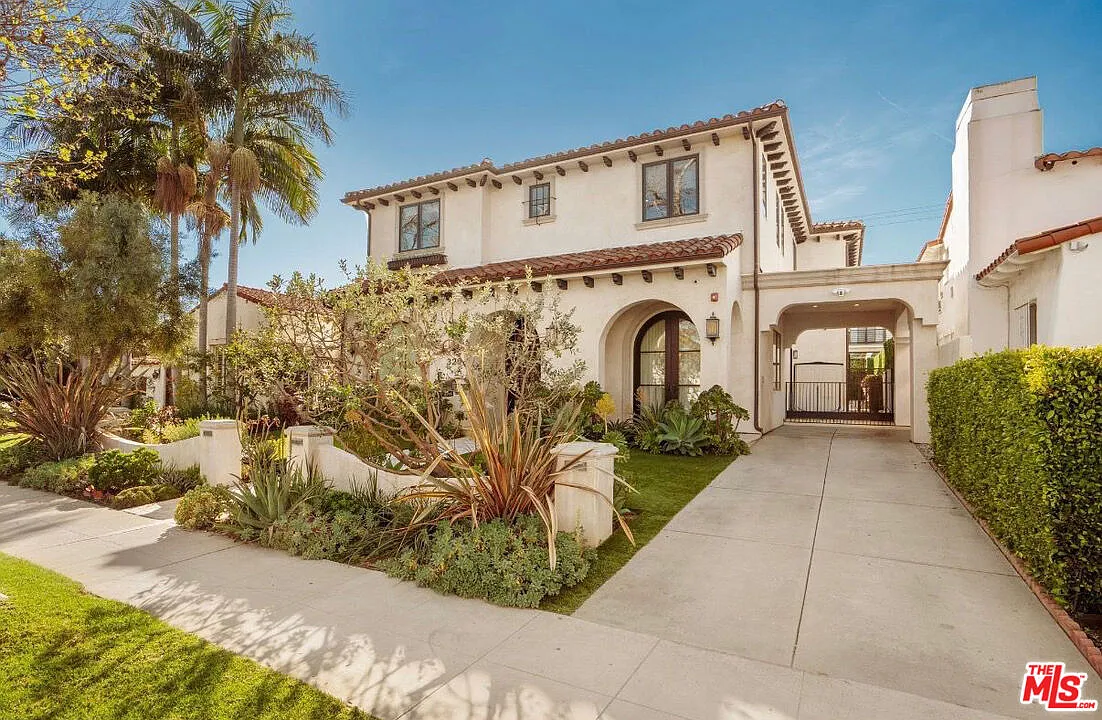 6 bed, 8.0 bath, $25,000 — Photo 1
