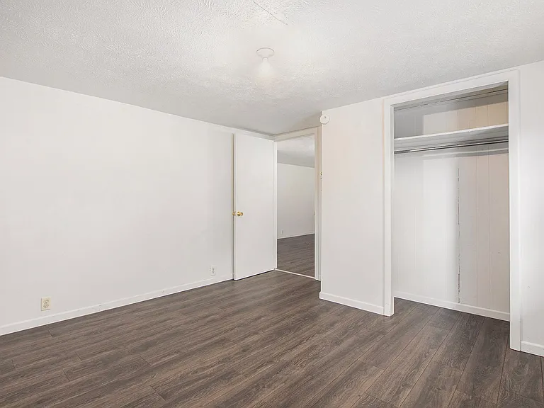 2 bed, 1.0 bath, $800 — Photo 5