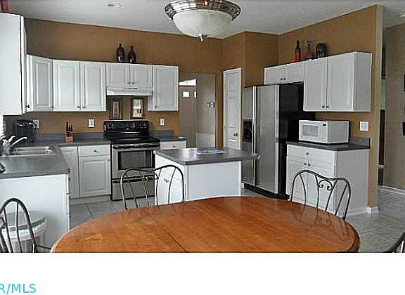 4th image of 6009 Commonwealth Dr
