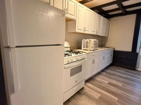 266 8th St, Troy, NY