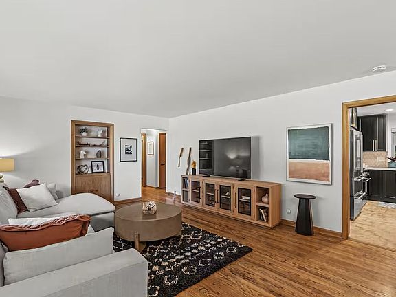 5th image of 124 Genesee St