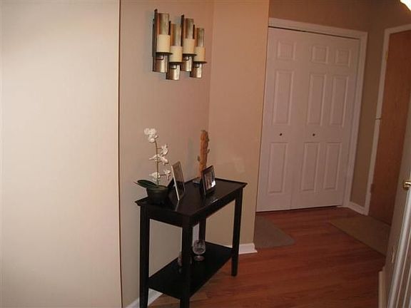 4th image of 1479 N Milwaukee Ave APT 211