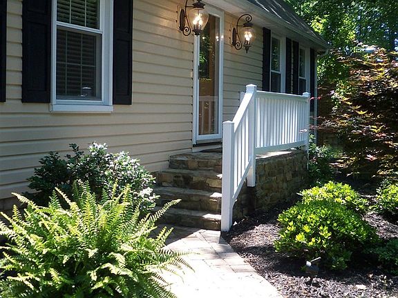 4th image of 280 Cambridge Cir