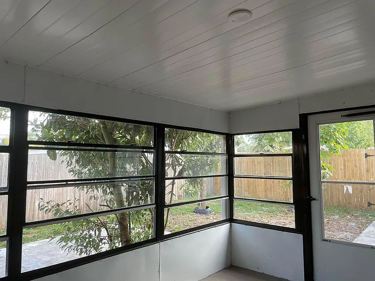 4703 Kelly Rd — Photo 33
