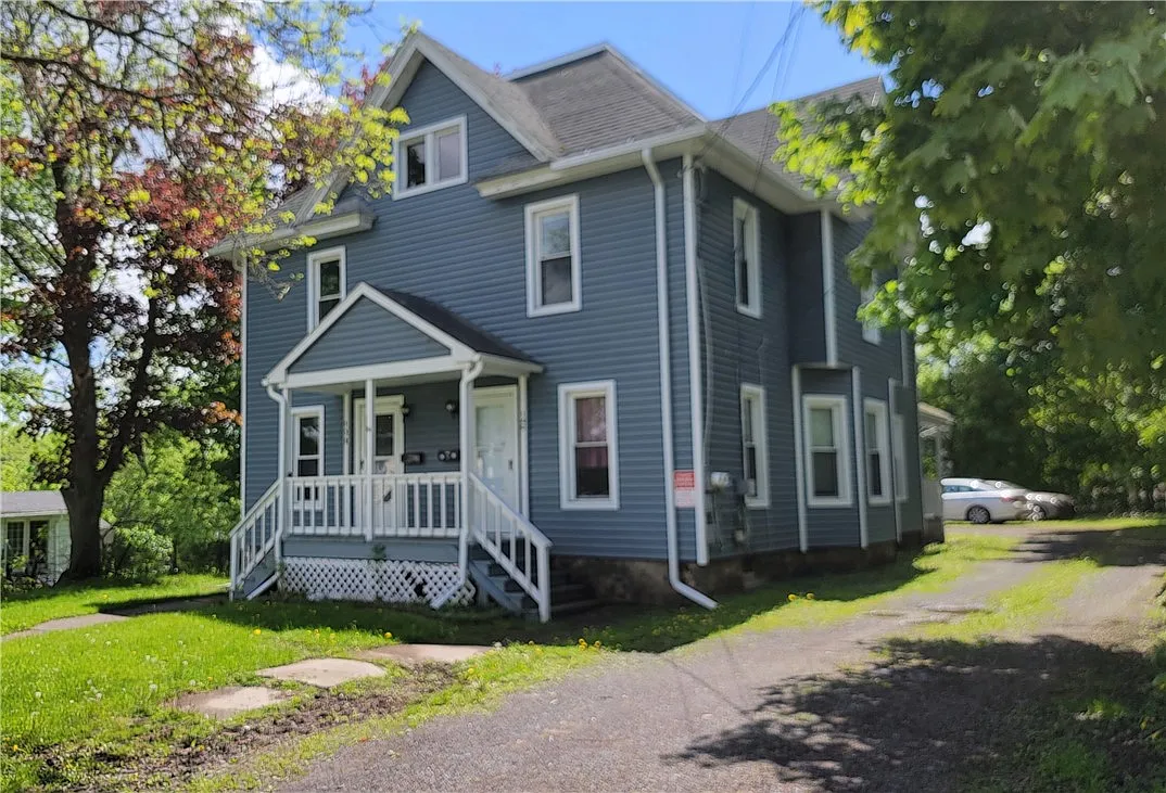 3 bed, 1.5 bath, 2488 sqft, $1,500 — Photo 1