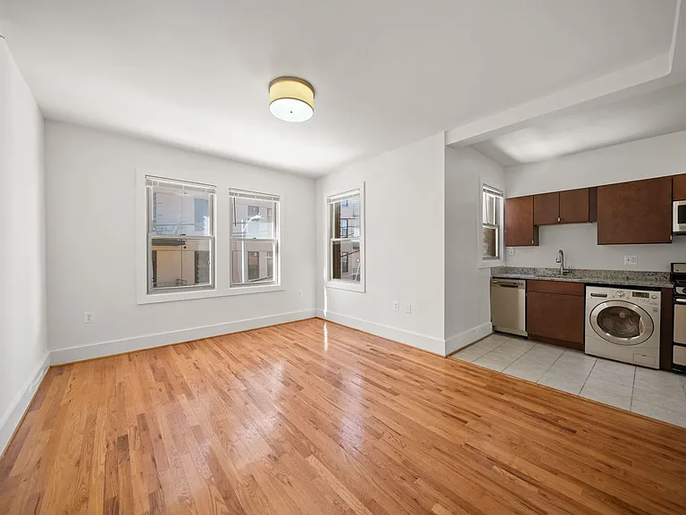 NEW QUIN APARTMENTS — Photo 59