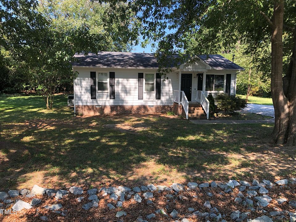 1st image of 827 Old Zebulon Rd